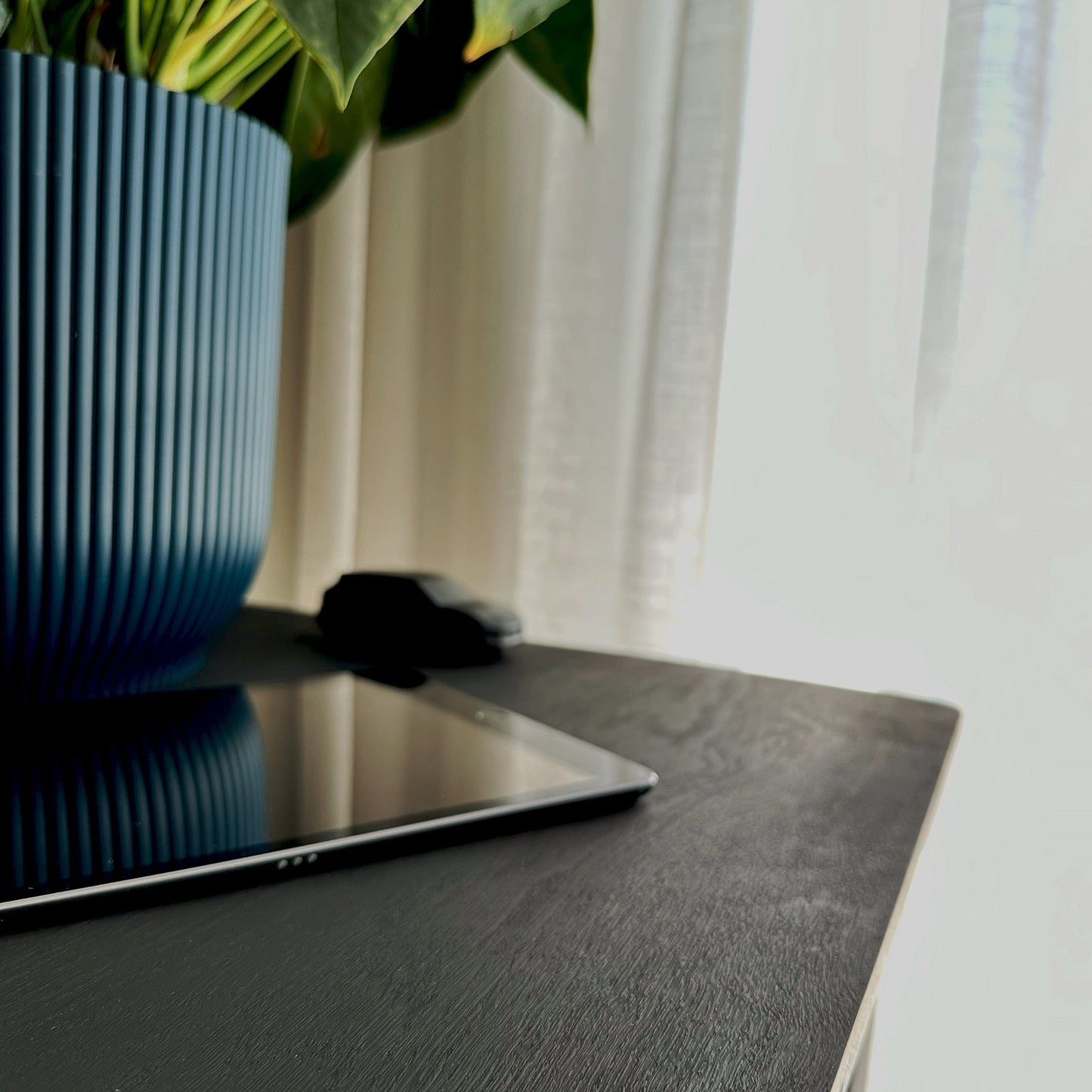 desks-office-desk-drawers-oak-cape-town-paarl-stellenbosch-johannesburg-gauteng-durban-corporate-furniture-standing-desk-office-ergonomics-flat-packed-business-solutions-interior-workspaces-sustainable-recyclable-reusable-customisable-work-from-home-environment-south-africa