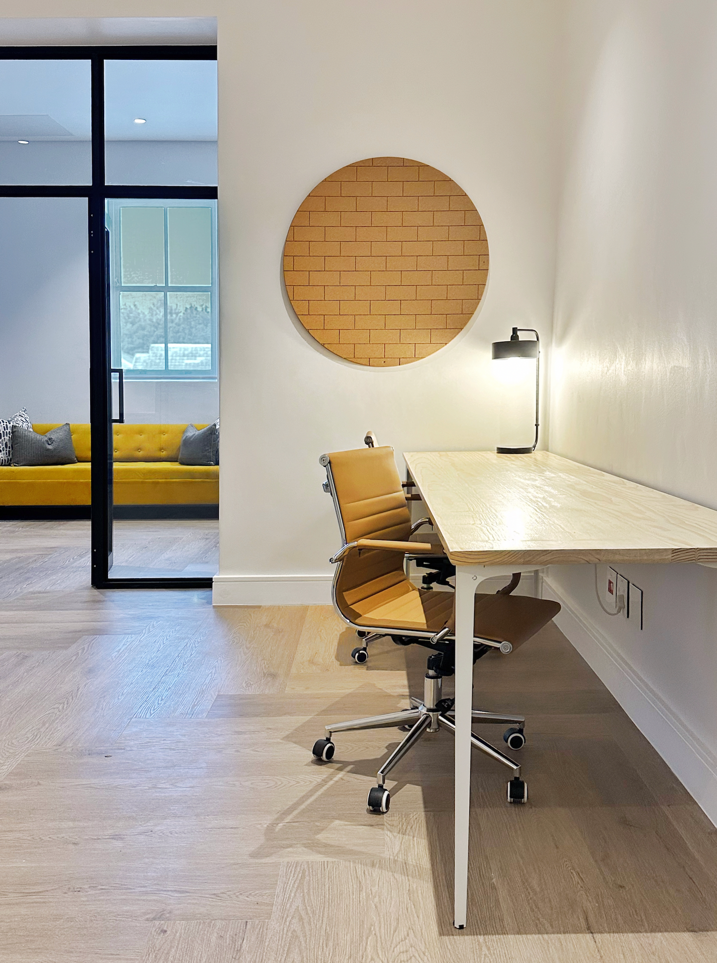 FLAT WHITE | ULTRA MATTE | 4mm DESK LEG (price per leg)
