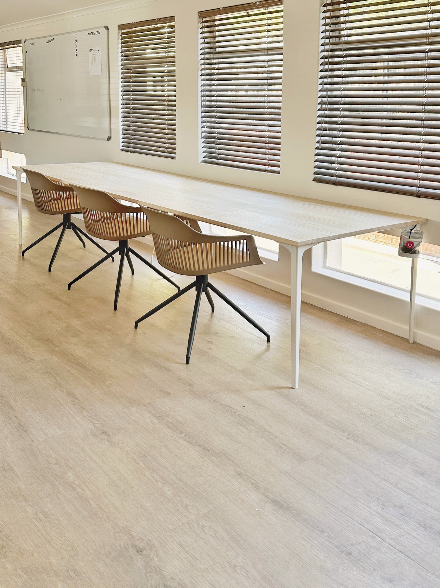 FLAT WHITE | ULTRA MATTE | 4mm DESK LEG (price per leg)
