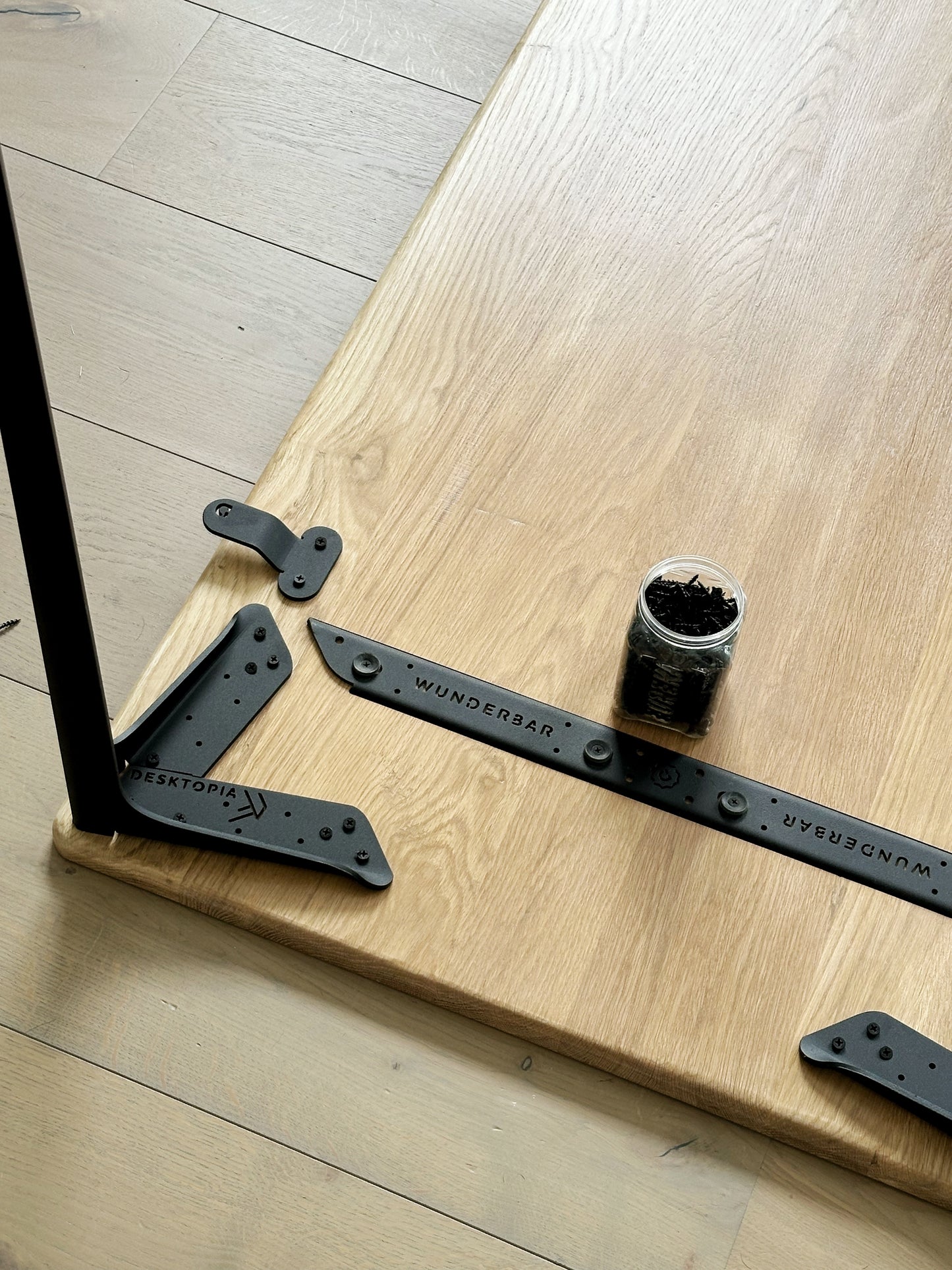 1.4 DESK | LUX | SOLID | 1400 X 700 X 25mm