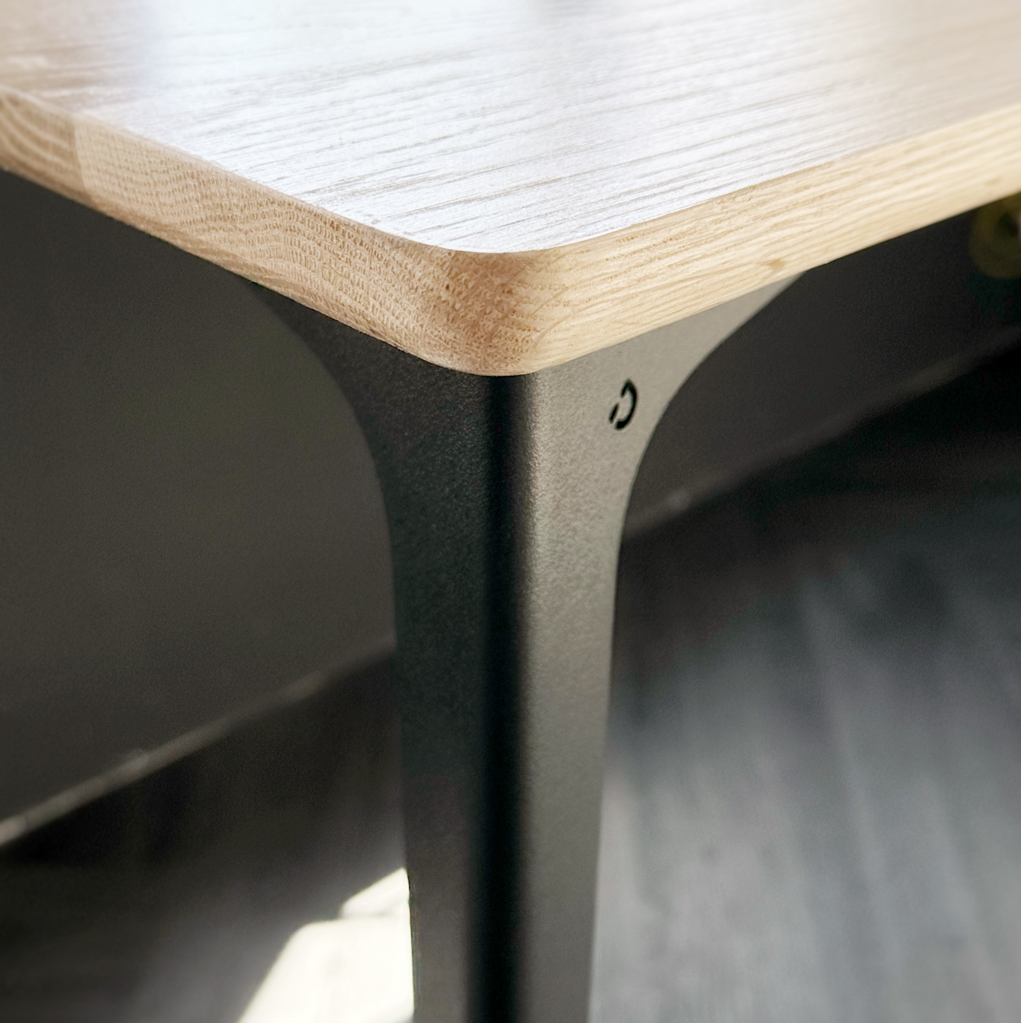 1.8 DESK TOP | SOLID OAK | 25MM