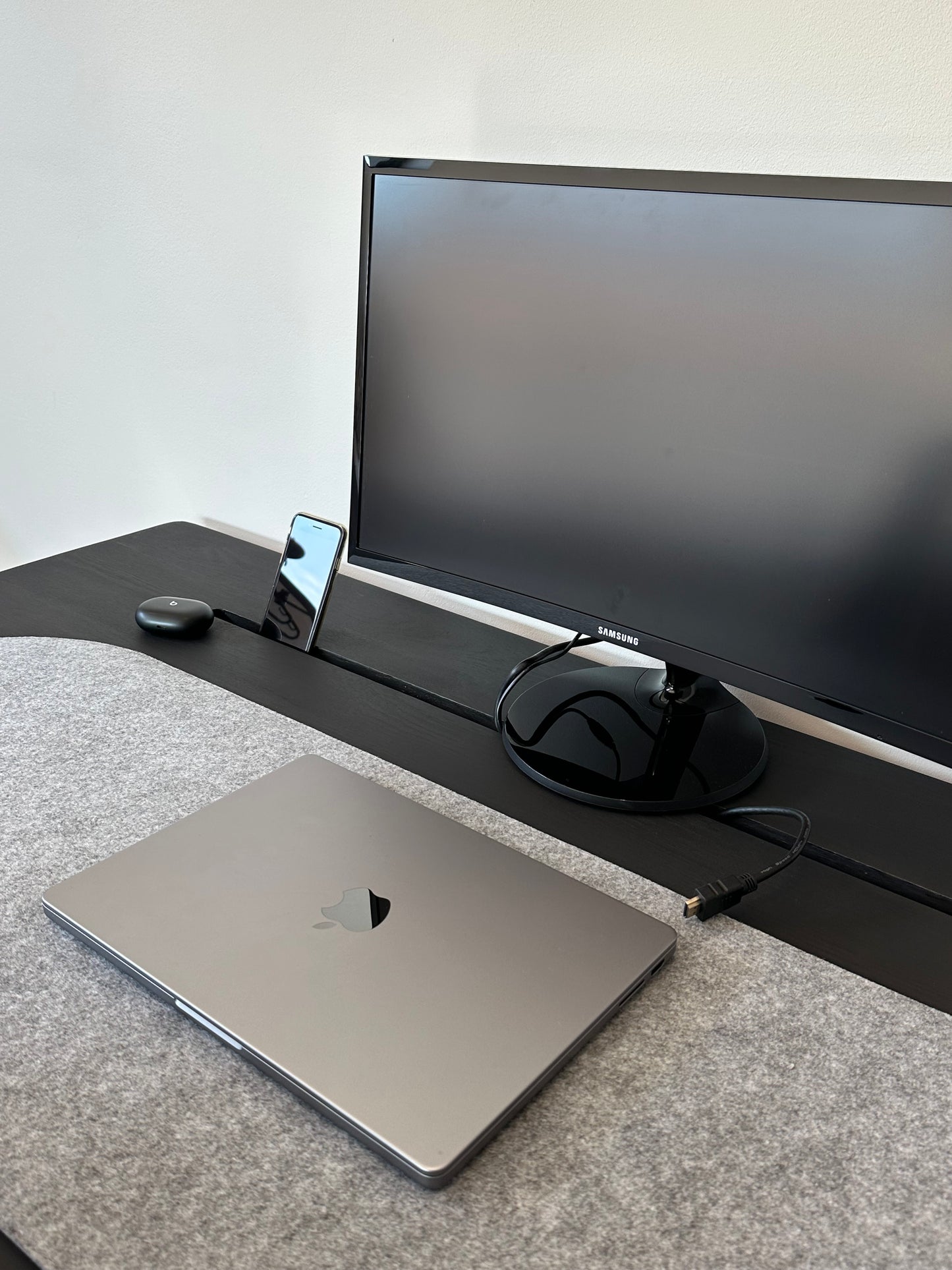 DSK-TEK 1.6 | LUX | SOLID | 1600 X 700 X 25mm (one left 2024 range))