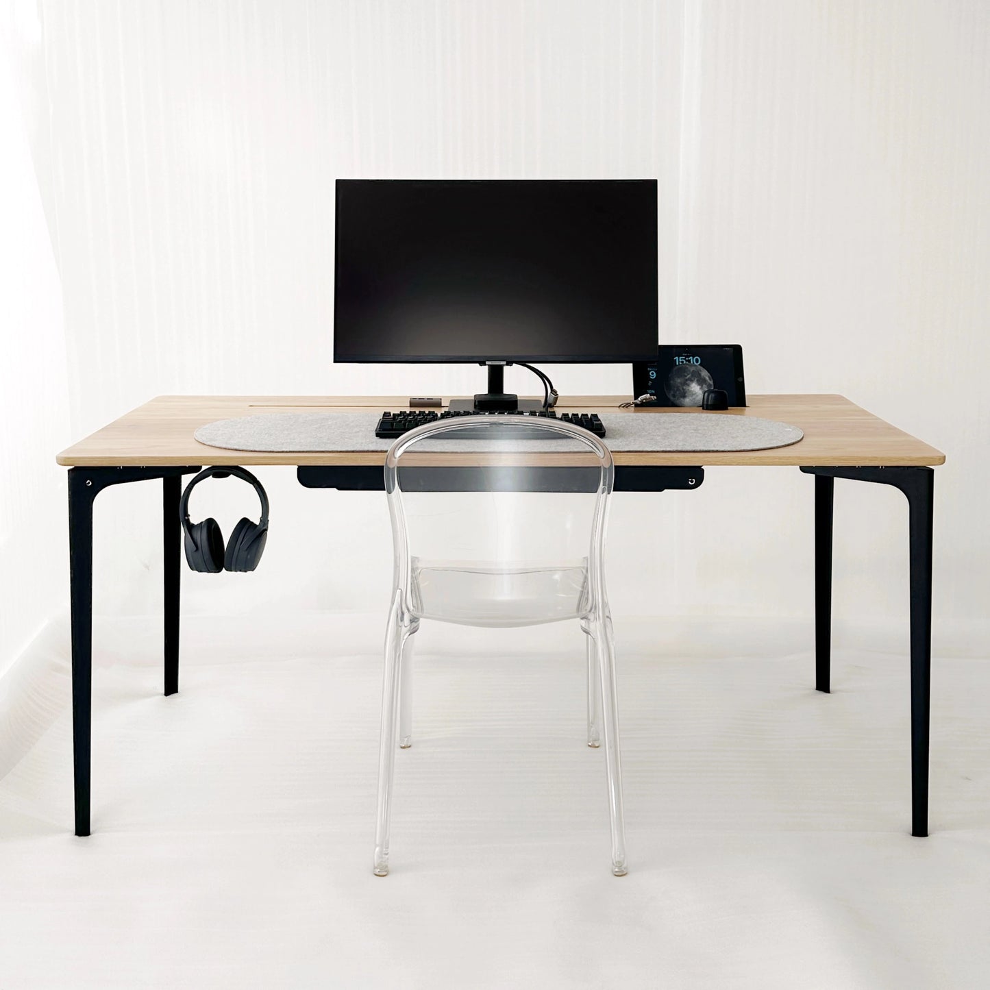 tech desk by desktopia, solid oak gaming desk sold online in south Africa
