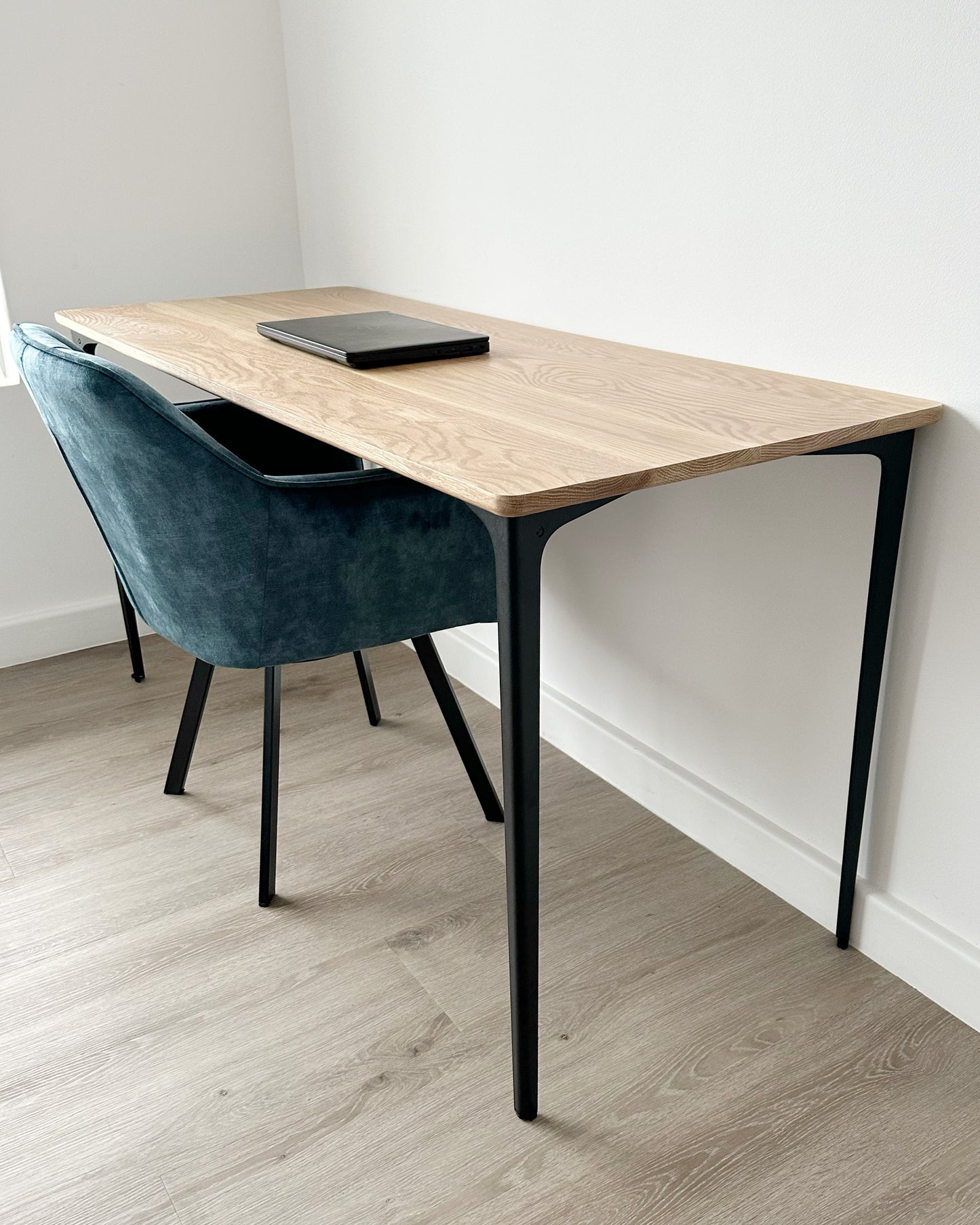 1.4 DESK | LUX | SOLID | 1400 X 700 X 25mm