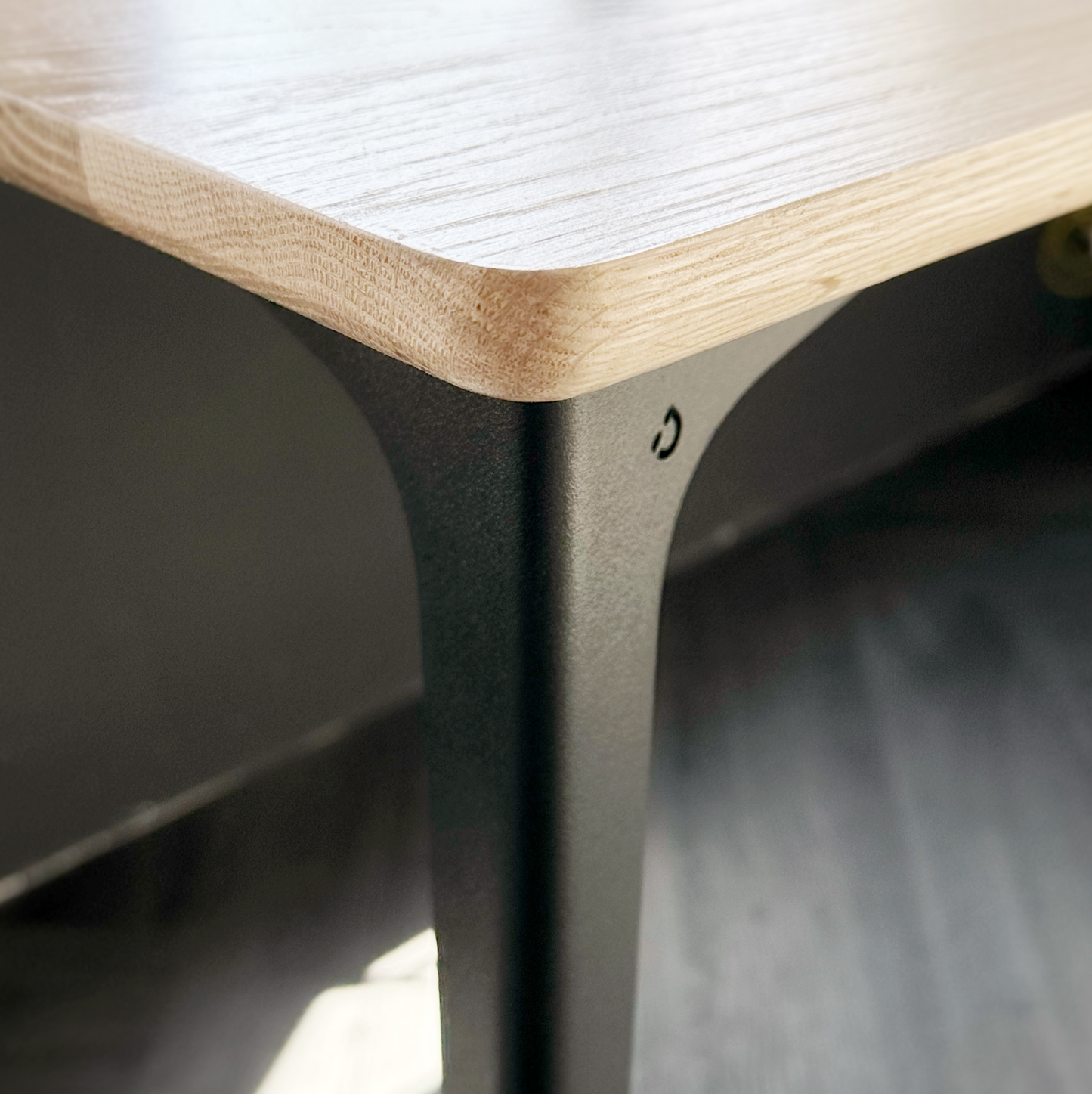 1.6 TOP | SOLID OAK | 25MM ( no legs)