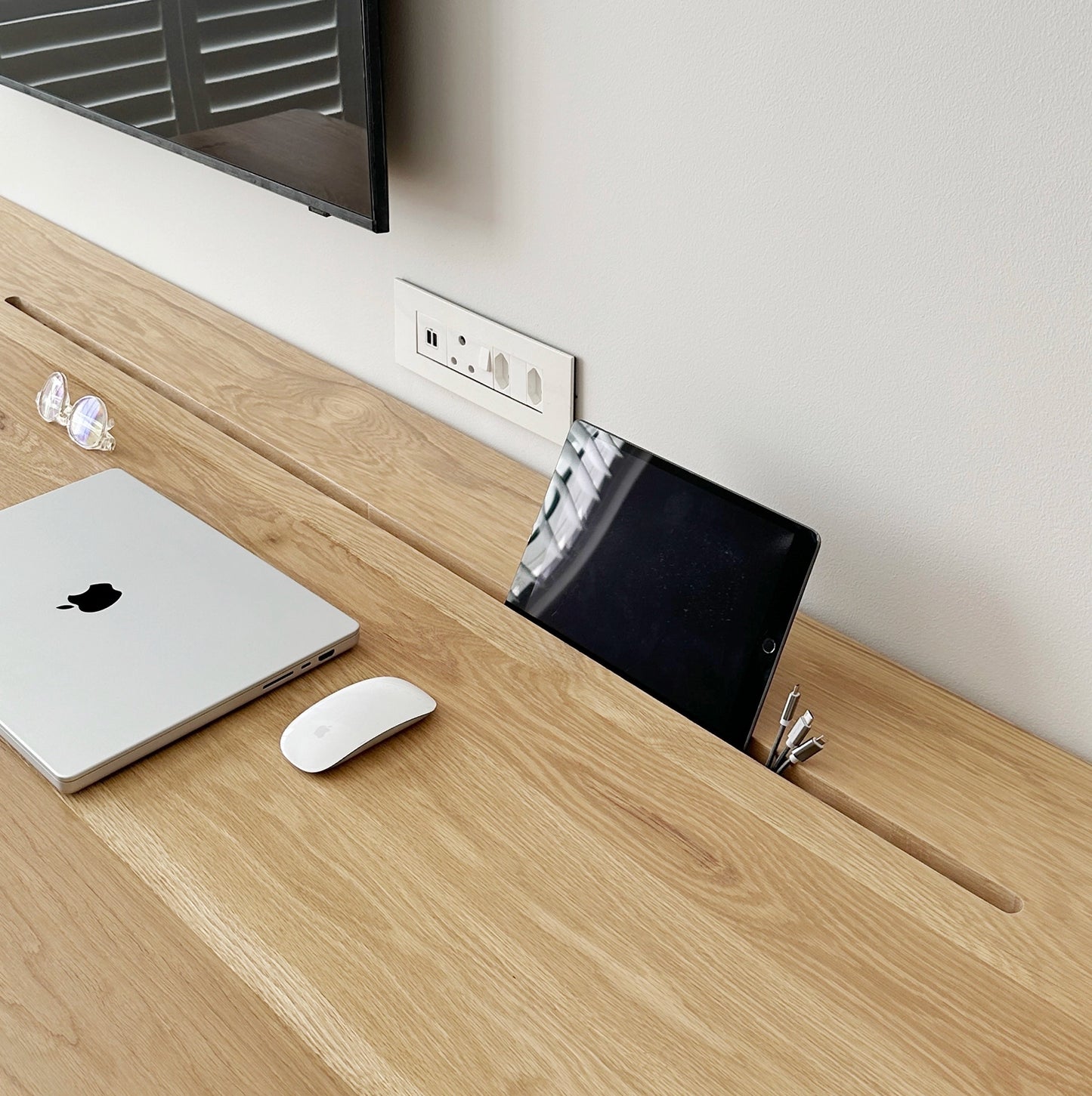 2.4 | MONOLITH DESK | 2400 X 700 X 34mm (sold out)